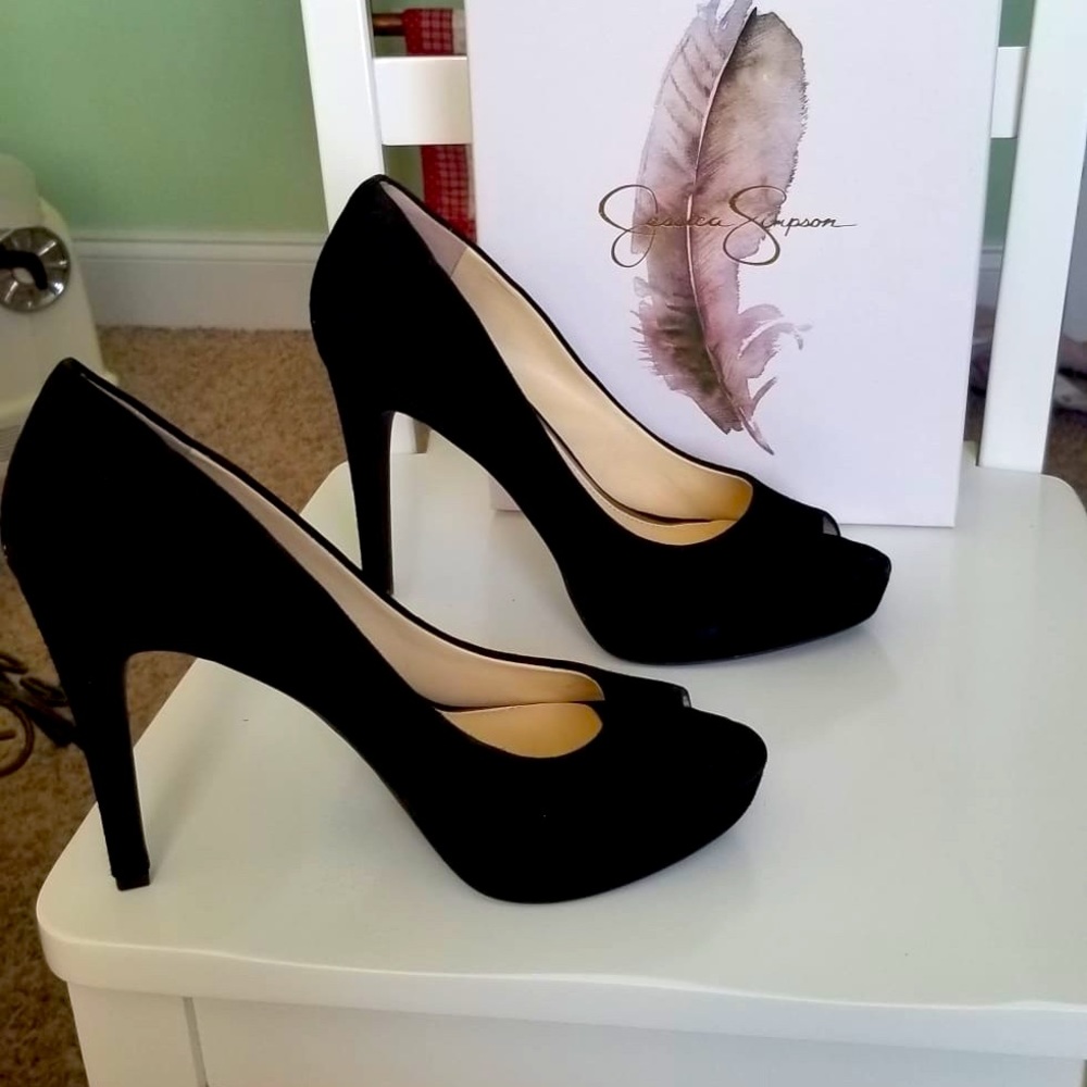 Jessica Simpson luxe suede heels